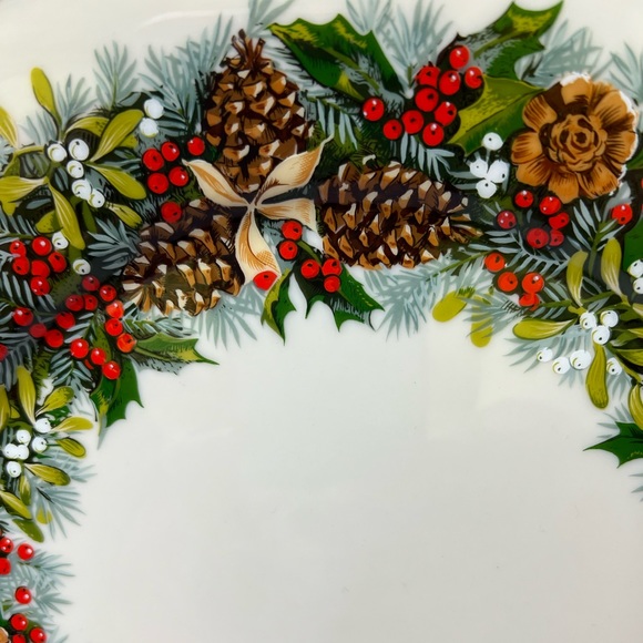 Lenox Colonial Christmas Wreath Series, Virginia, The First Colony Plate - Picture 7 of 11